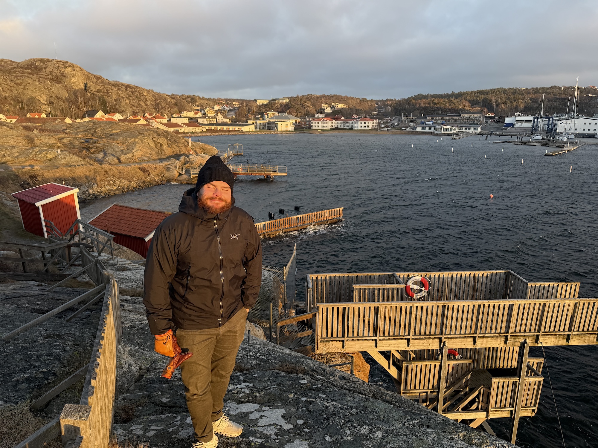 Evening walk through Ellös harbour