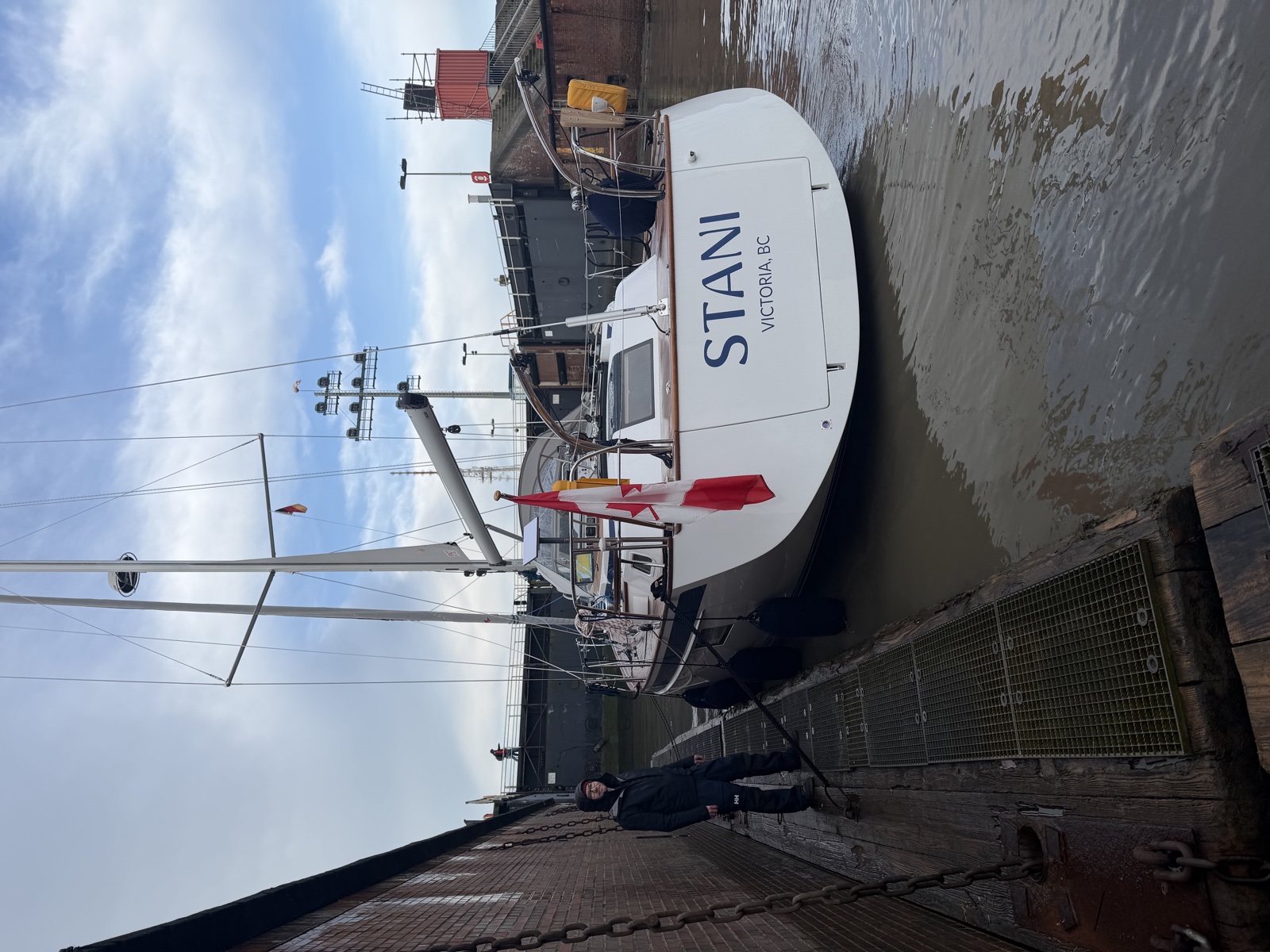 Stani tied up at the Brunsbüttel lock